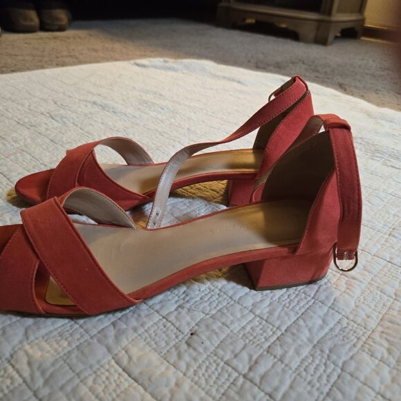 Red Sandals - Picture 4 of 9